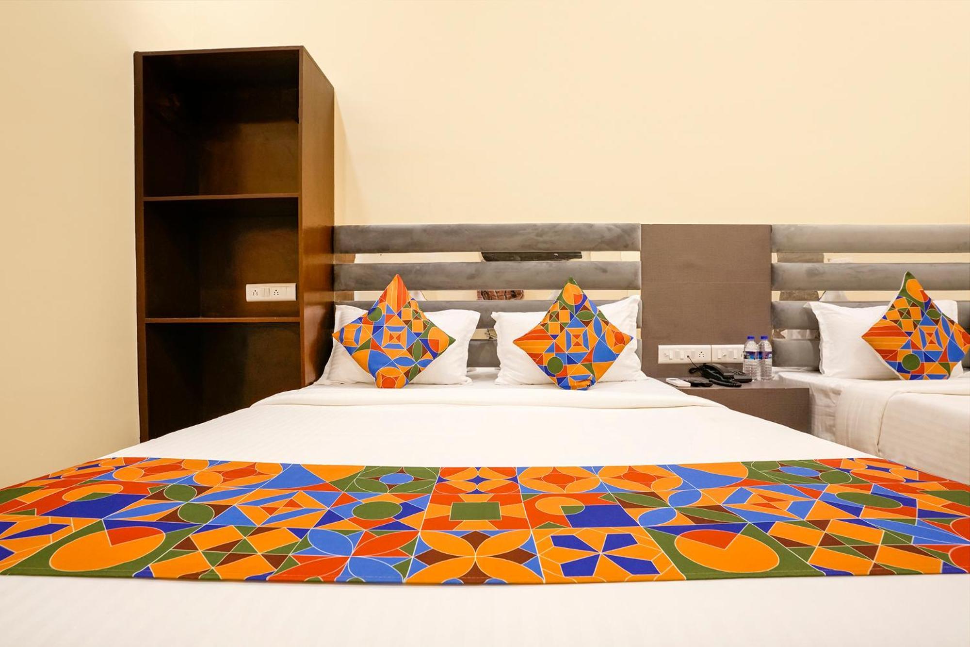 Fabhotel Freedom International - Nr Mumbai International Airport — Photos 1